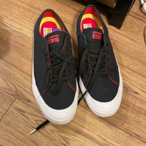 Converse skate shoe black and white size 11 1/2